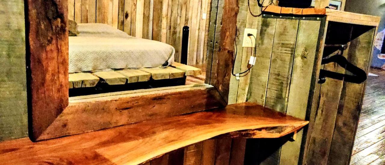 Hocking Hills Rusty Lofts Apartment Logan Ngoại thất bức ảnh