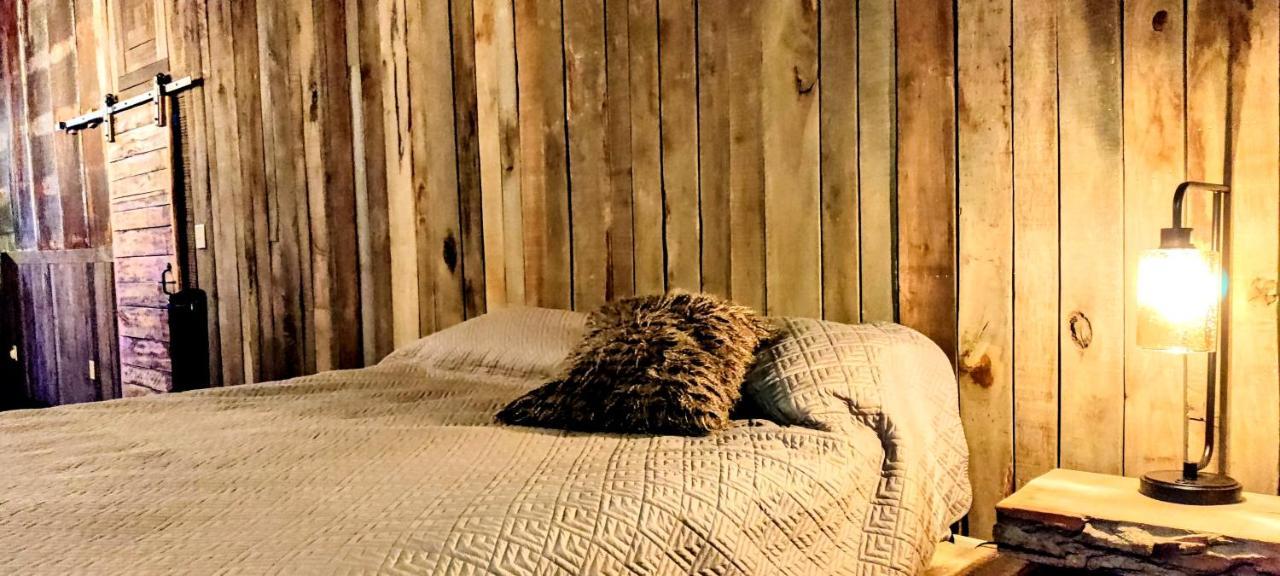 Hocking Hills Rusty Lofts Apartment Logan Ngoại thất bức ảnh