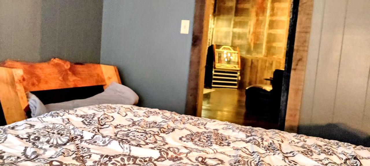 Hocking Hills Rusty Lofts Apartment Logan Ngoại thất bức ảnh