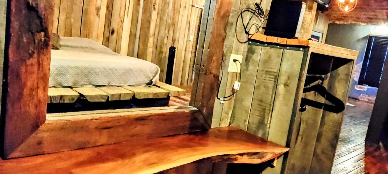 Hocking Hills Rusty Lofts Apartment Logan Ngoại thất bức ảnh